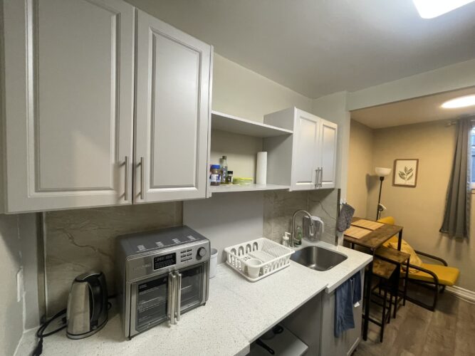 Unit 6B Bathurst Street and Lawrence Ave West Homesgate Rentals